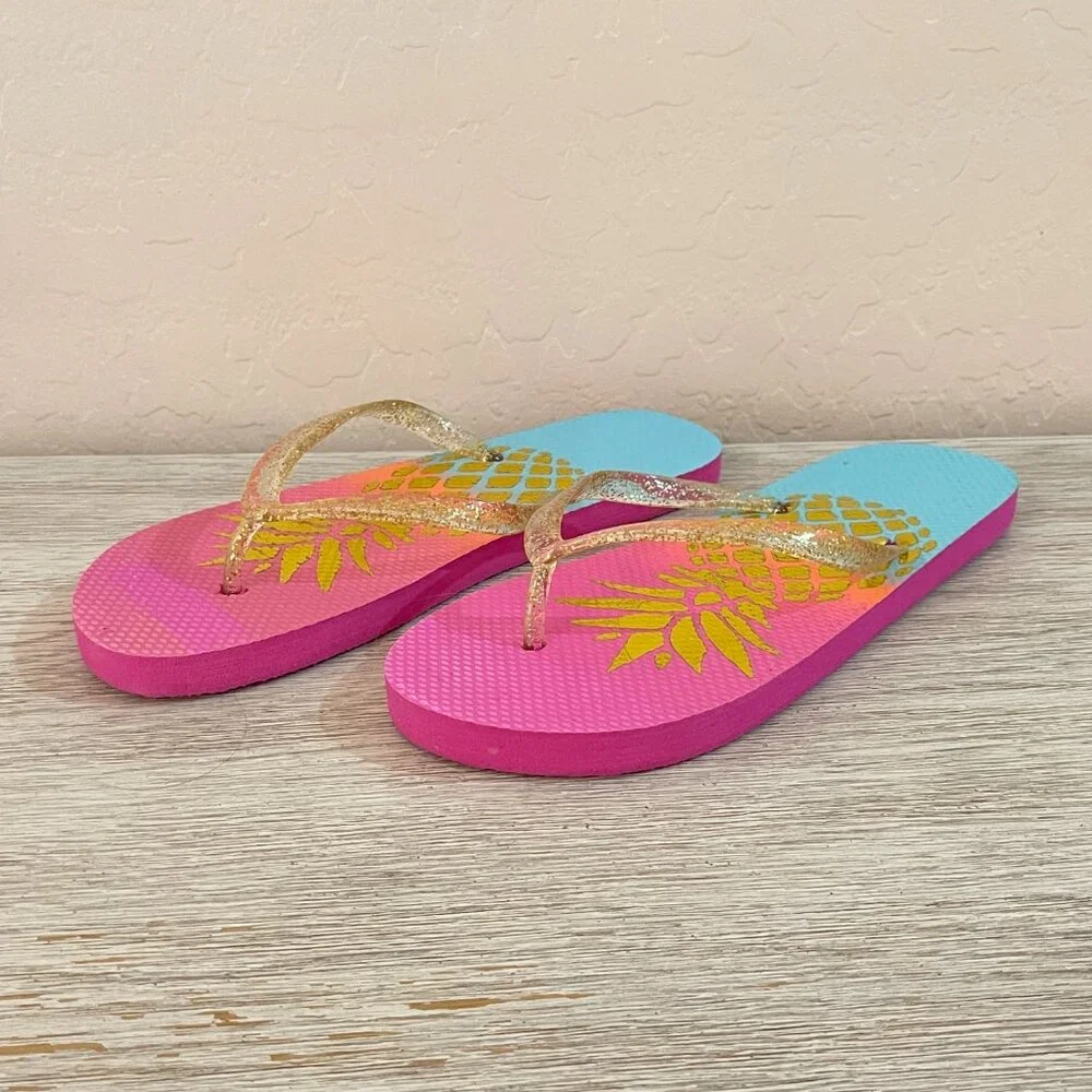 New The Children's Place Flip Flop Sandals Foil Metallic Gold Pineapple 5/6